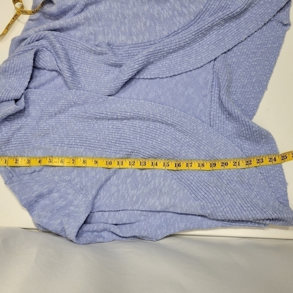 Kenneth Cole NY Womens Light Blue Sweater in a Size Medium - Picture 13 of 13